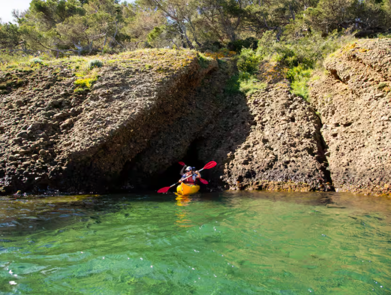 l'île verte en kaya de mer avec un guide expérimenté
