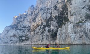 kayak tour with a local guide in cassis national park calanques