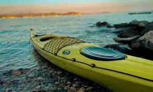 Un kayak azur de La Ciotat, capturant l'essence de l'exploration maritime dans ce coin pittoresque de la Méditerranée. excursions encadrées