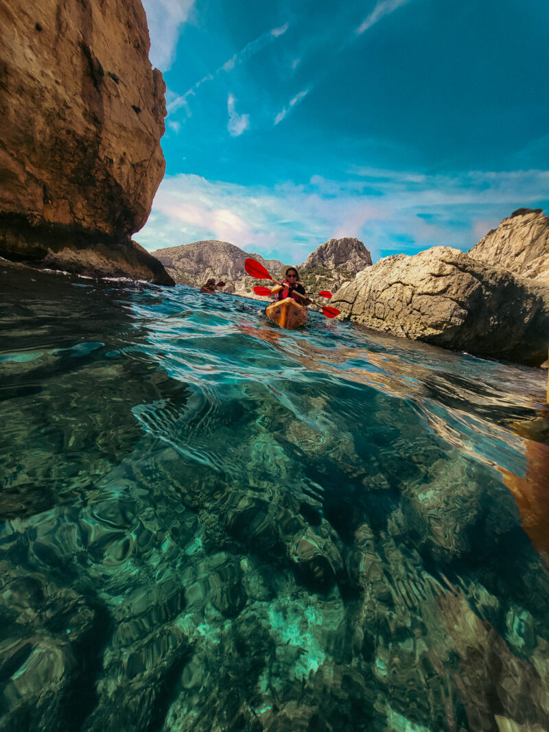 Colonie de vacances en kayak de mer avec expénature vivez l'aventure, calanques de cassis