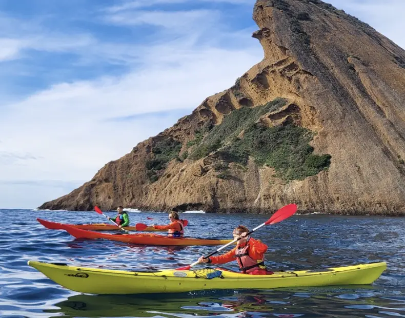 calanques Provence escapade trek tour guided kayak cruise