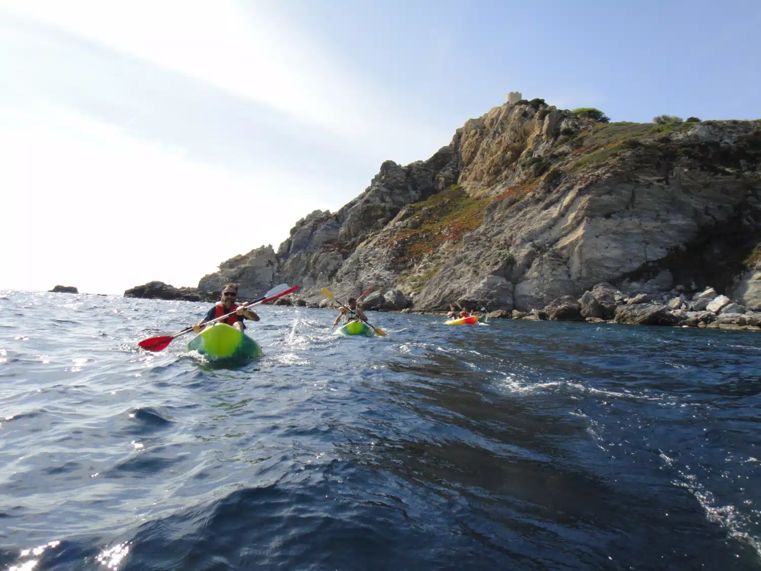 ile des embiez paul ricard en kayak de mer séminaire teambuilding Côte rocheuse et mer Criques isolées Embiez Plage et pinède Embiez Panorama mer et îles Sentiers côtiers Embiez Îles Embiez préservées