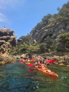 Kayak sejours sportif expenature Kayak et falaises Paddle matinée mer Kayak panorama calanques Navigation grottes La Ciotat