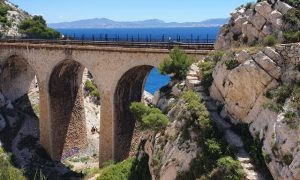 activité de groupe Côte-Bleue randonnée demi-journée Côte-Bleue randonnée journée complète Côte-Bleue randonnées accessibles Marseille et Côte-Bleue randonnée familiale Côte-Bleue