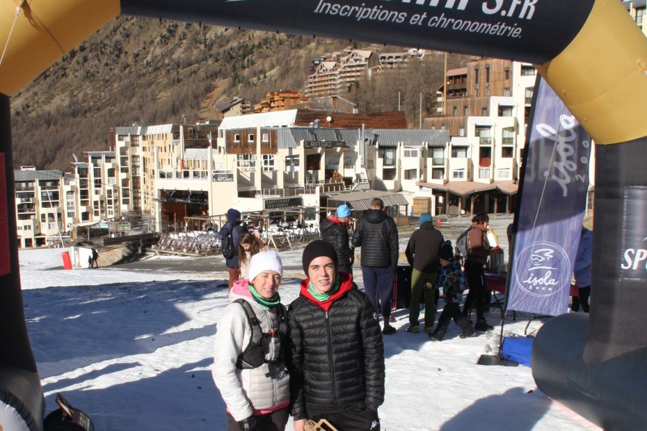 220 participants pour ce dernier DUO TRAIL de l'année 2025 ! MERCI à tous les Duo Traileurs d'être venus partager ce moment sportifs et convivial avec nous ! Et surtout un grand bravo d'avoir bravé la neige qui était bien présente sur cette édition ! Un vrai DUO TRAIL Balnc ! Nous tenons à remercier tout particulièrement la municipalité d'ISOLA, ses Services Techniques, l'Office de Tourisme ainsi que le Domaine Skiable Stations Nice Côte d'Azur pour leur implication sans faille dans ce projet :)